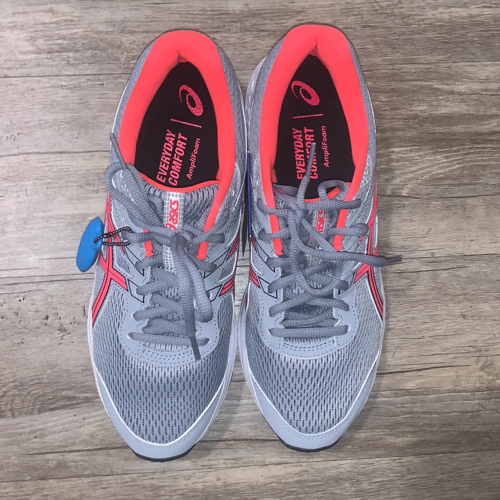 Women’s Athletic Shoes